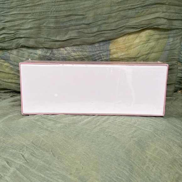 Cards Against the Kardashians Game NIB - Picture 3 of 3